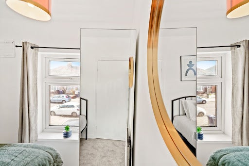 Room Fairfield Drive in Greater London