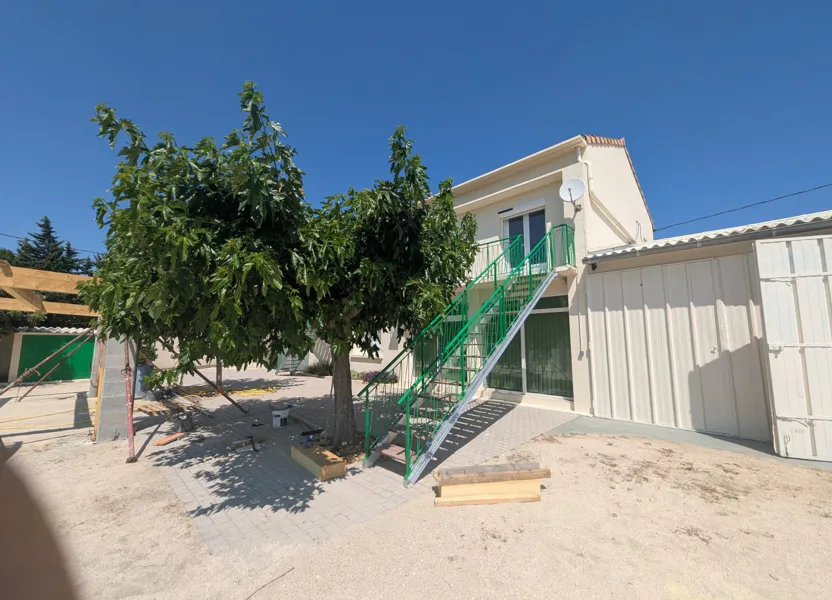 Flat Chemin de la Roubine in Meynes