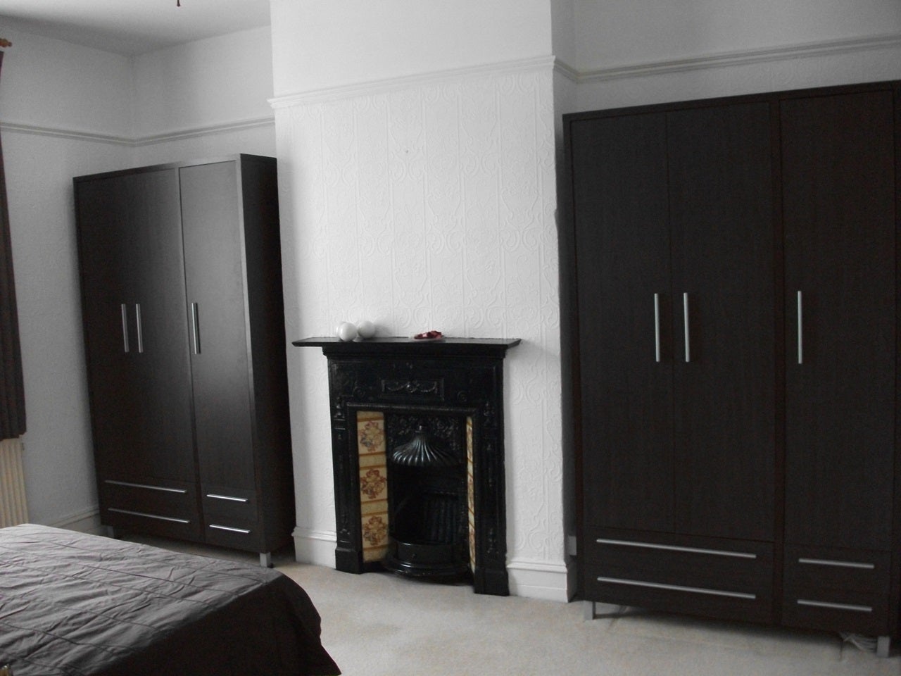 Flat Pinner Road in Greater London