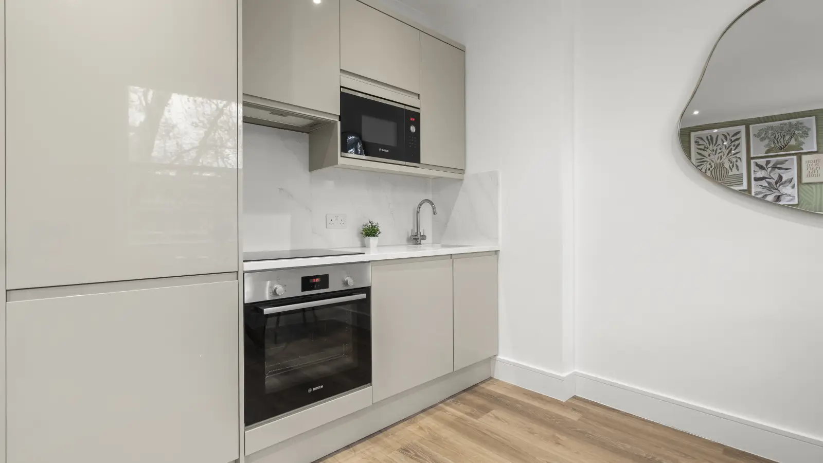 Flat Talbot Square in City of Westminster