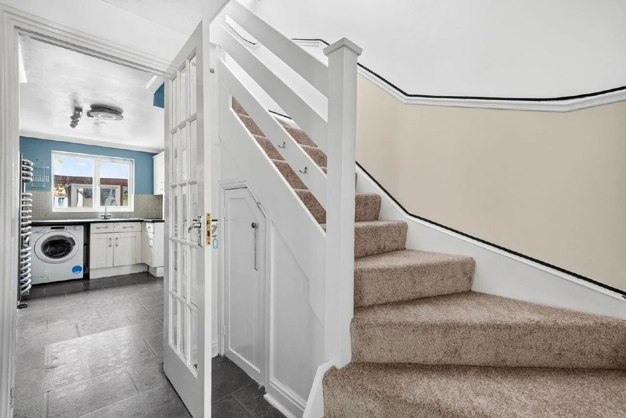 House Yarrow Crescent in Greater London