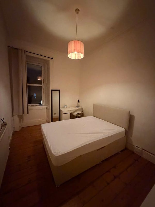 Room Byres Road in Glasgow