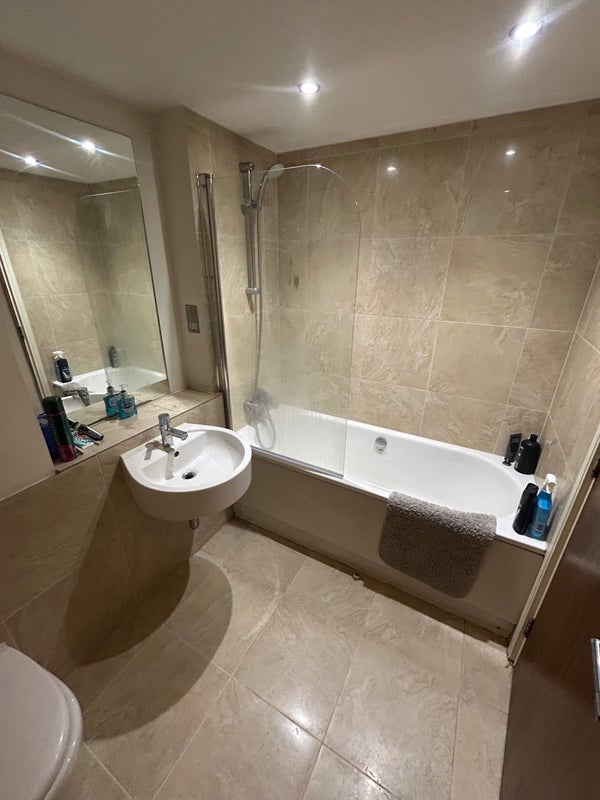 Room Woolwich Road in Greater London