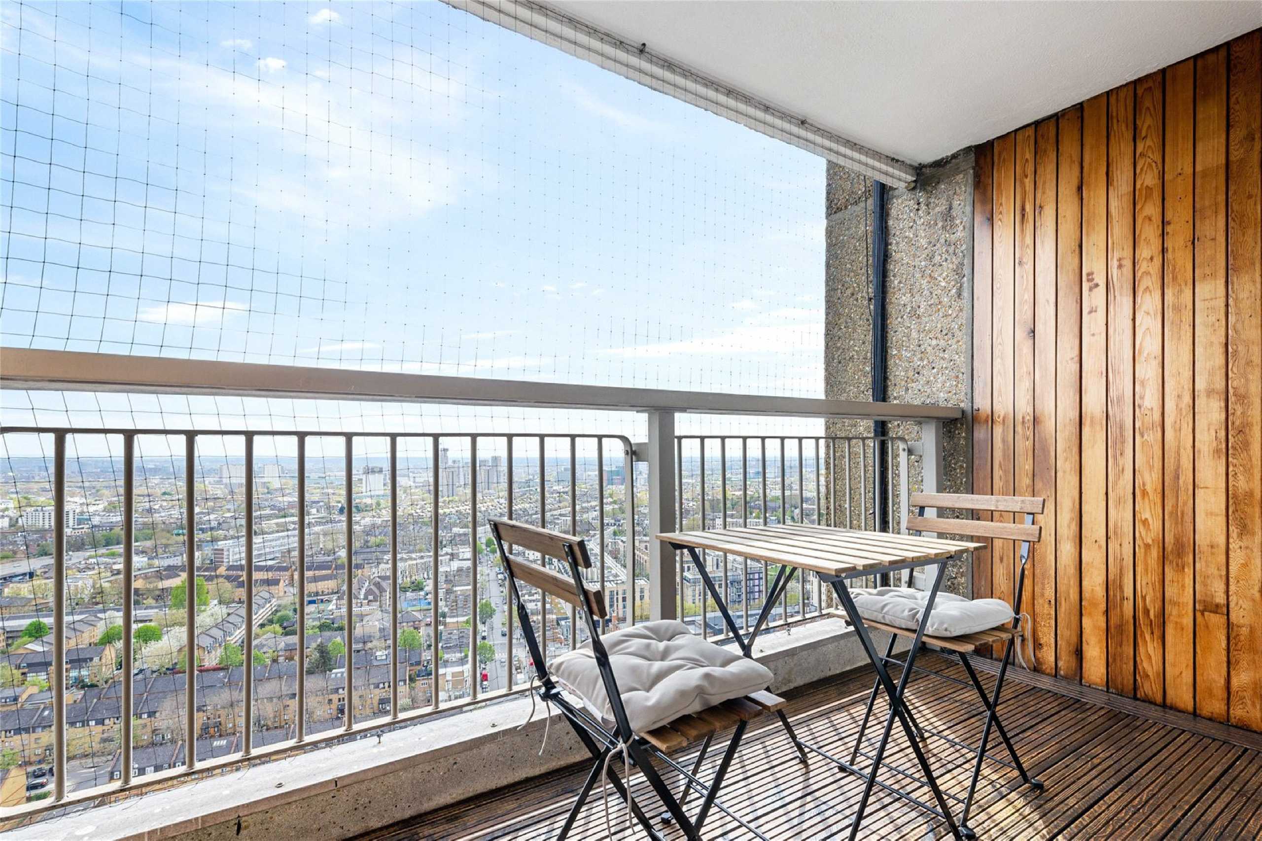 Flat Golborne Road in Greater London