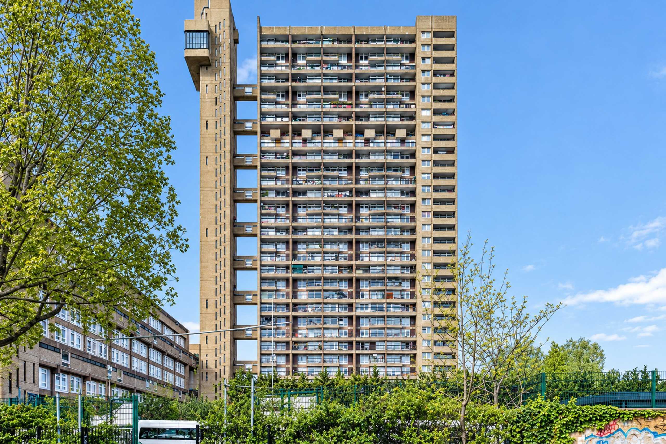 Flat Golborne Road in Greater London
