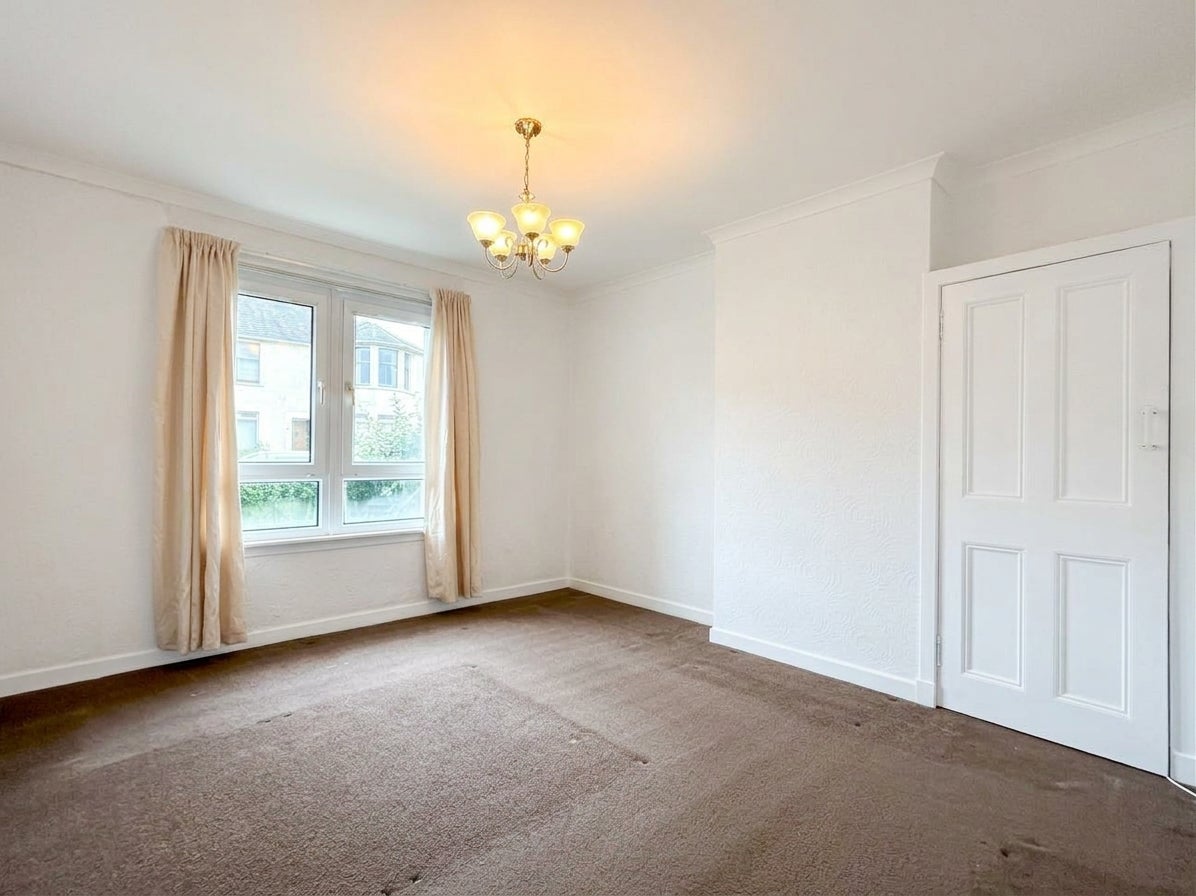 Flat Westwood Road in Glasgow