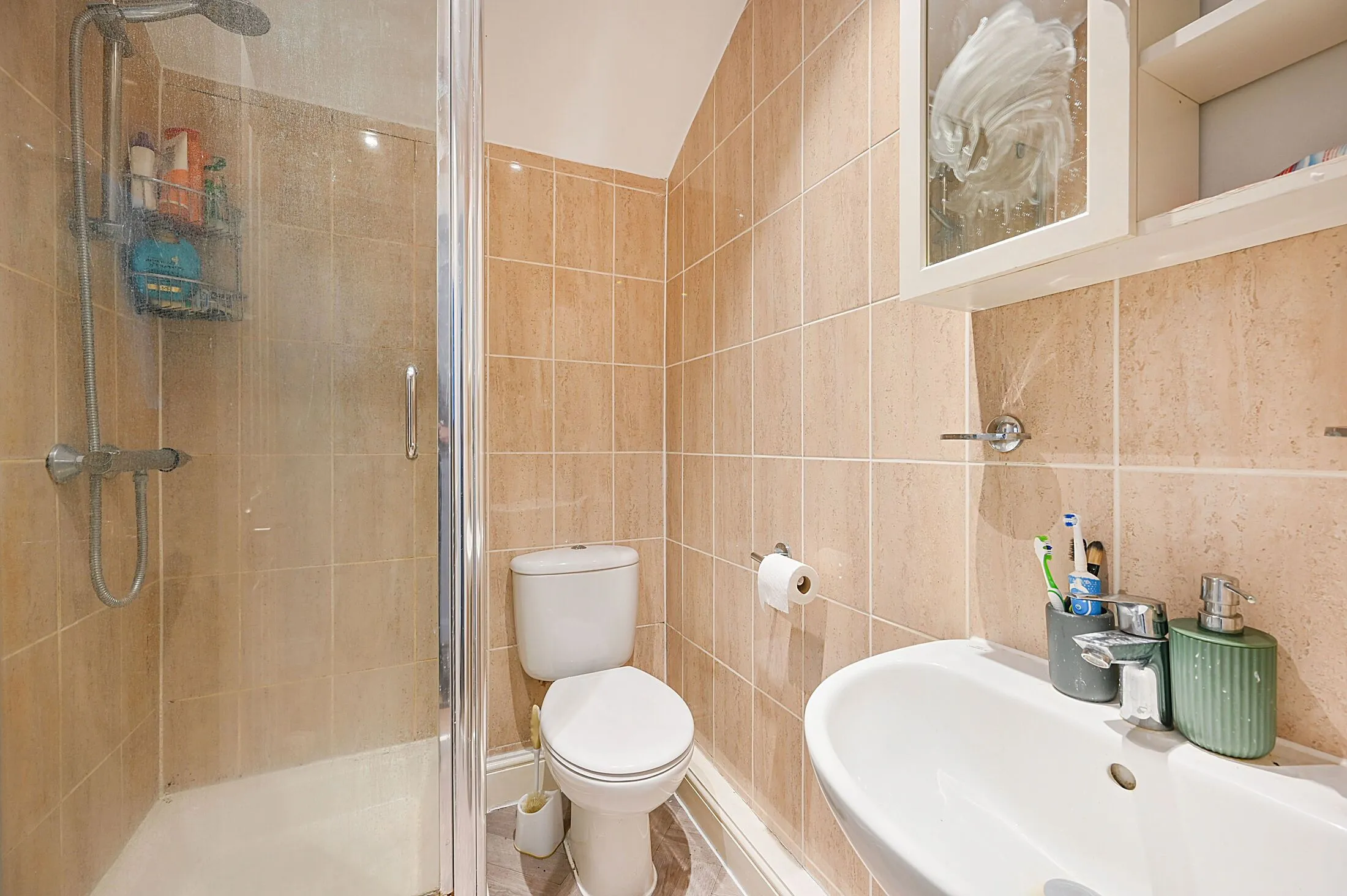 Flat Sulgrave Road in Greater London