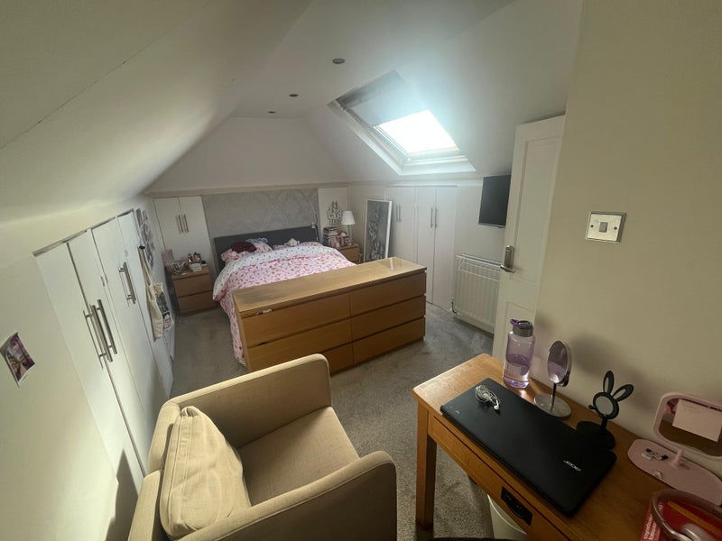 Room Swainson Road in Greater London