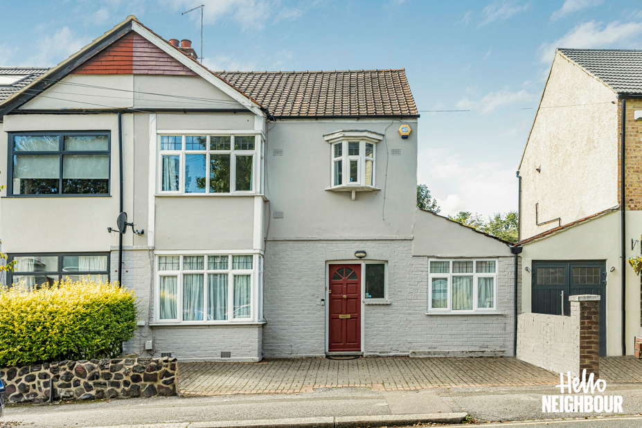 House Cavendish Drive in Greater London