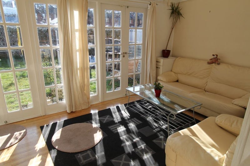 Room St James's Road in Greater London