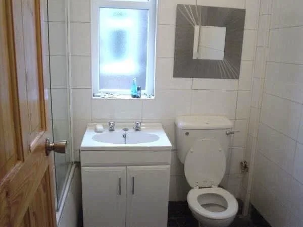 Room Haydn Avenue in Manchester