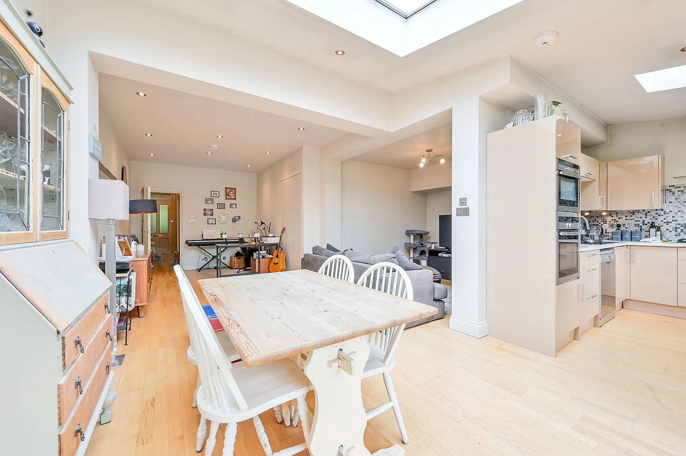 Flat Duke's Avenue in Greater London