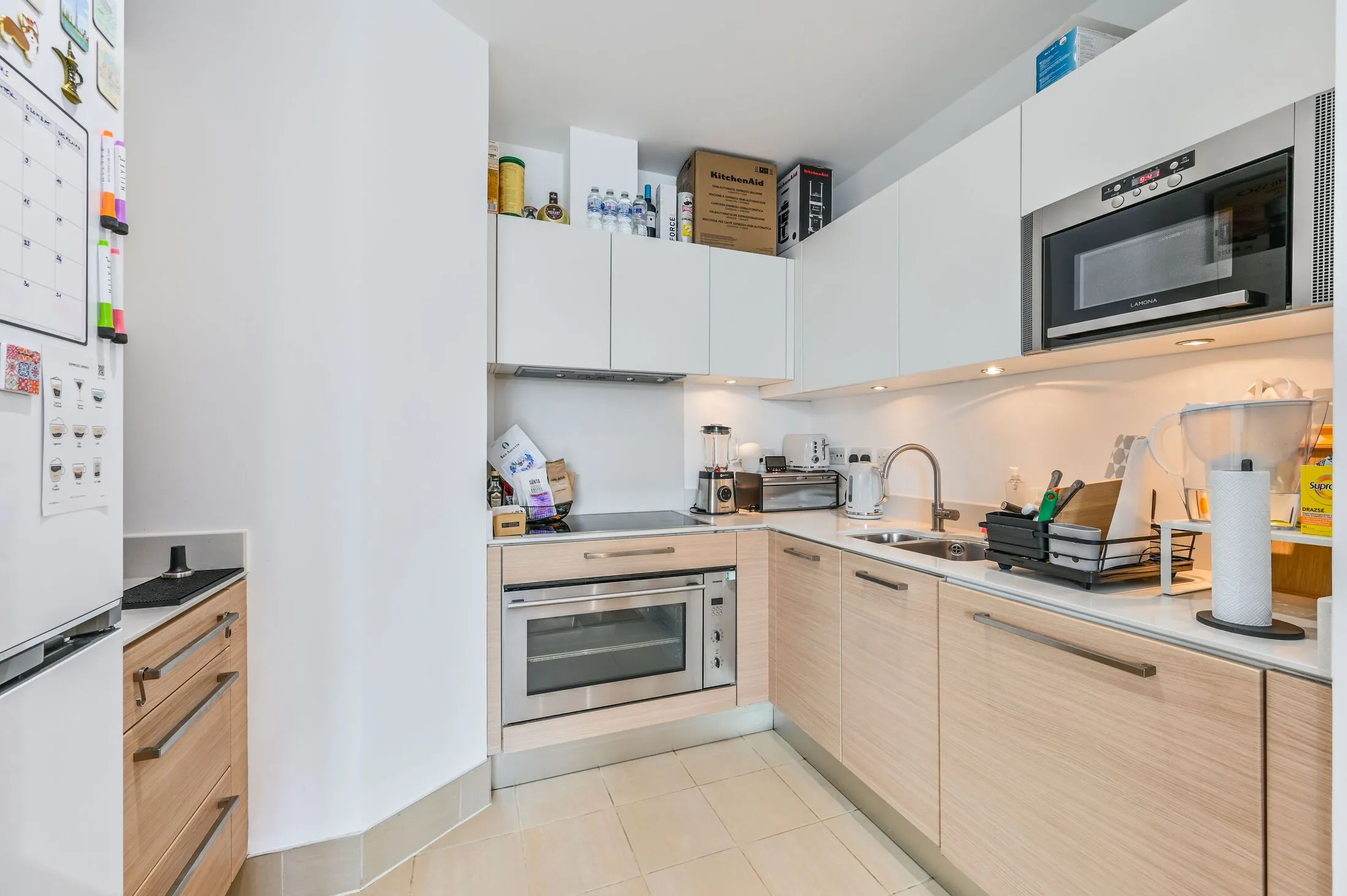 Flat Juniper Drive in Greater London