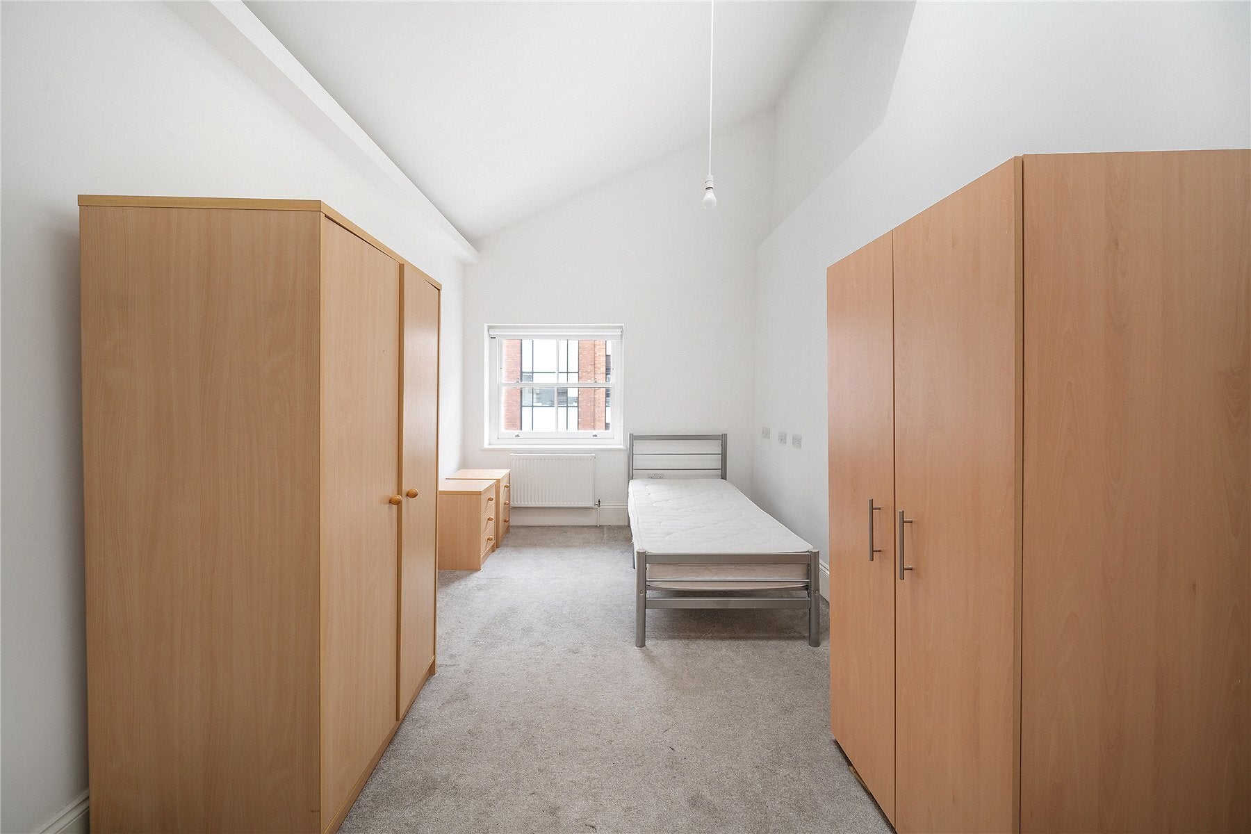 Room Fulham Road in Greater London