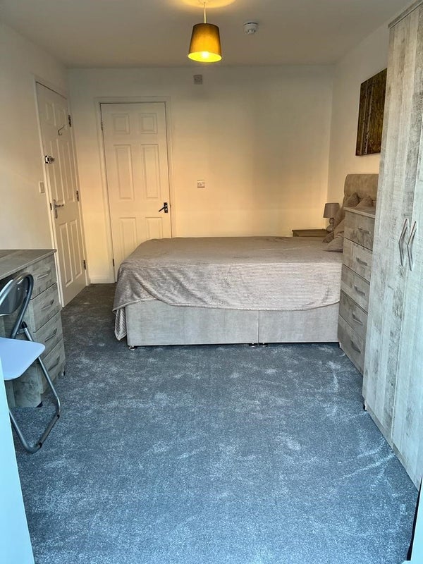 Room Horton Drive in Stafford