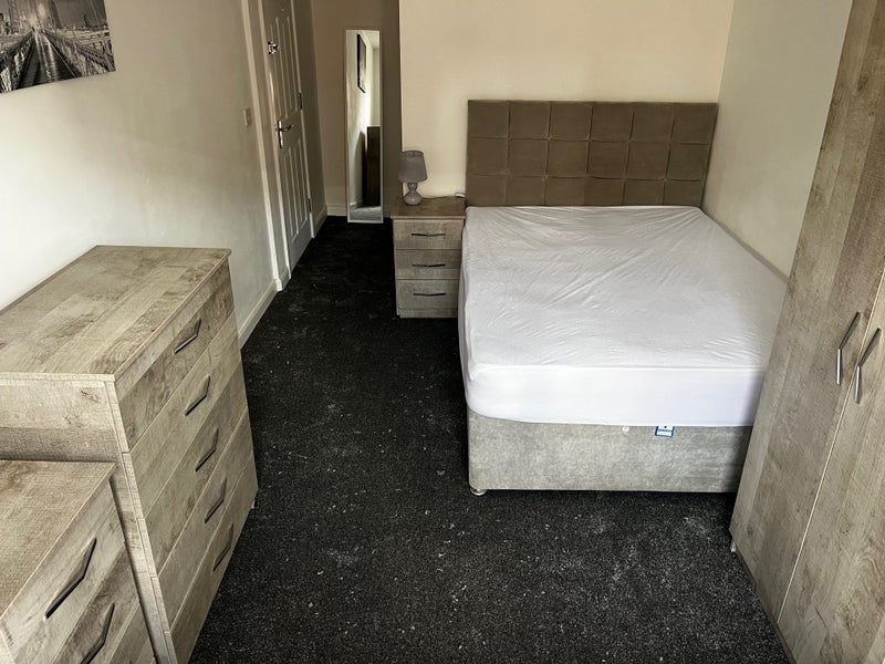 Room Horton Drive in Stafford