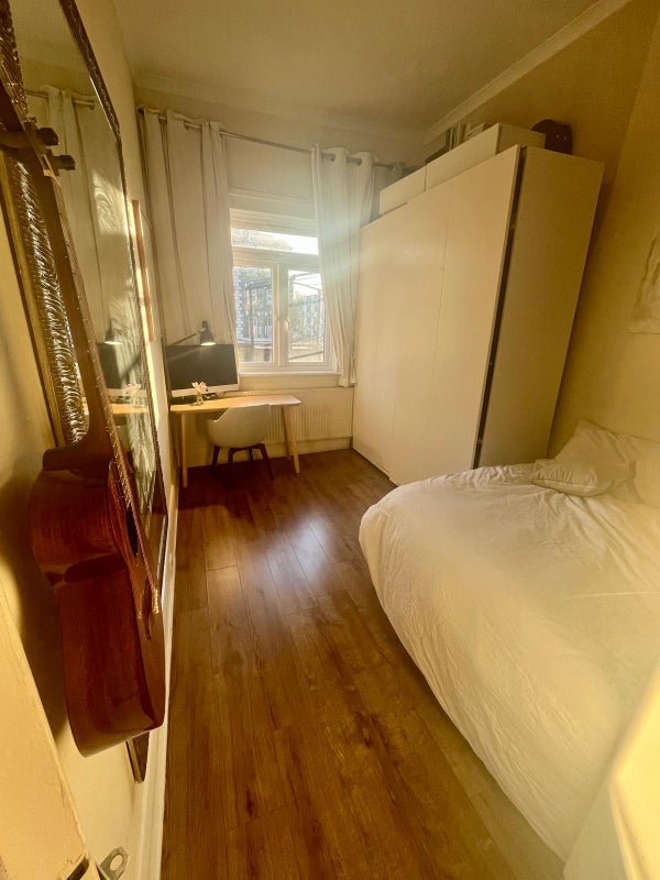 Room Edgware Road in City of Westminster