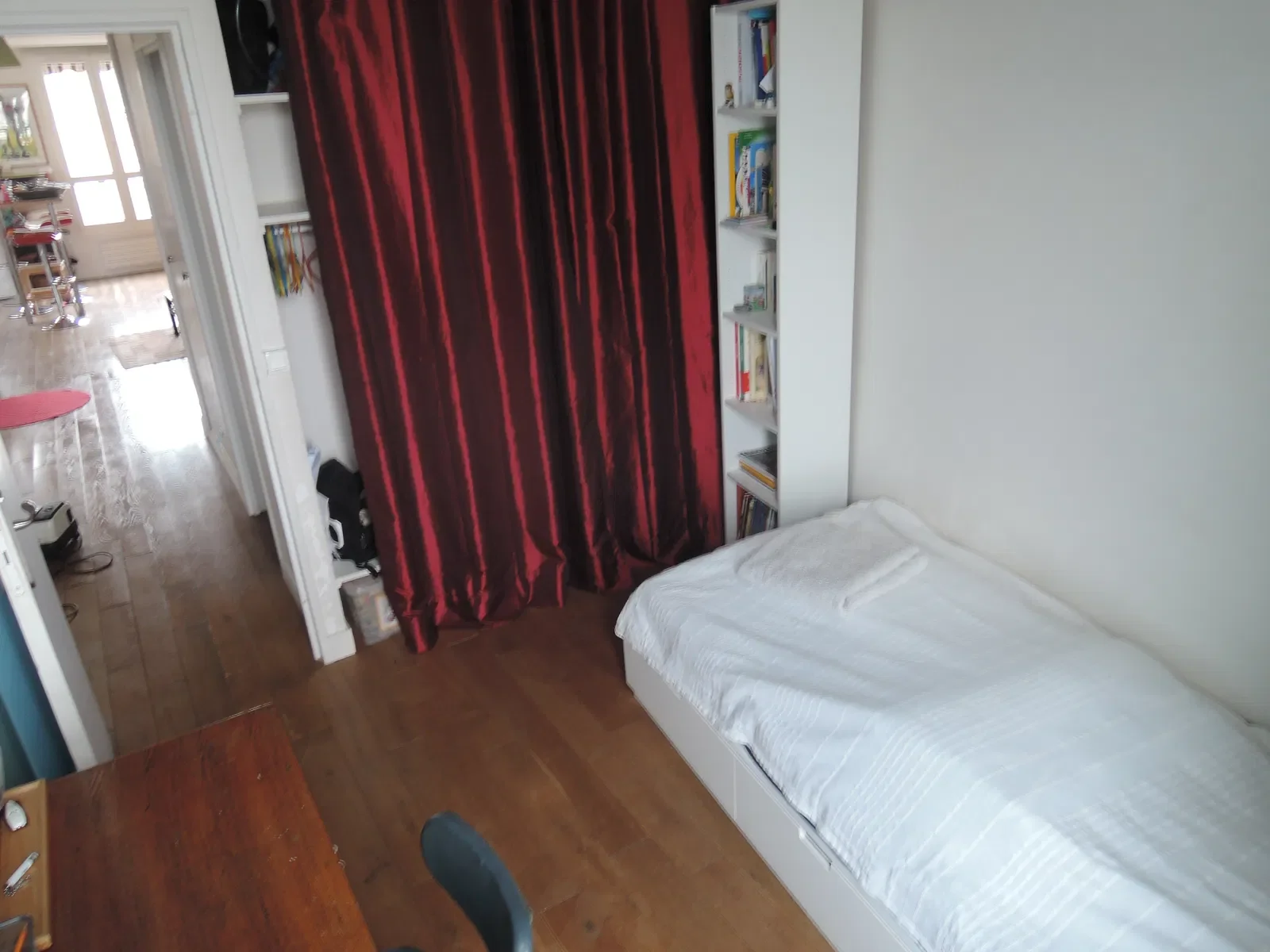 Room Passage des Tourelles in Paris