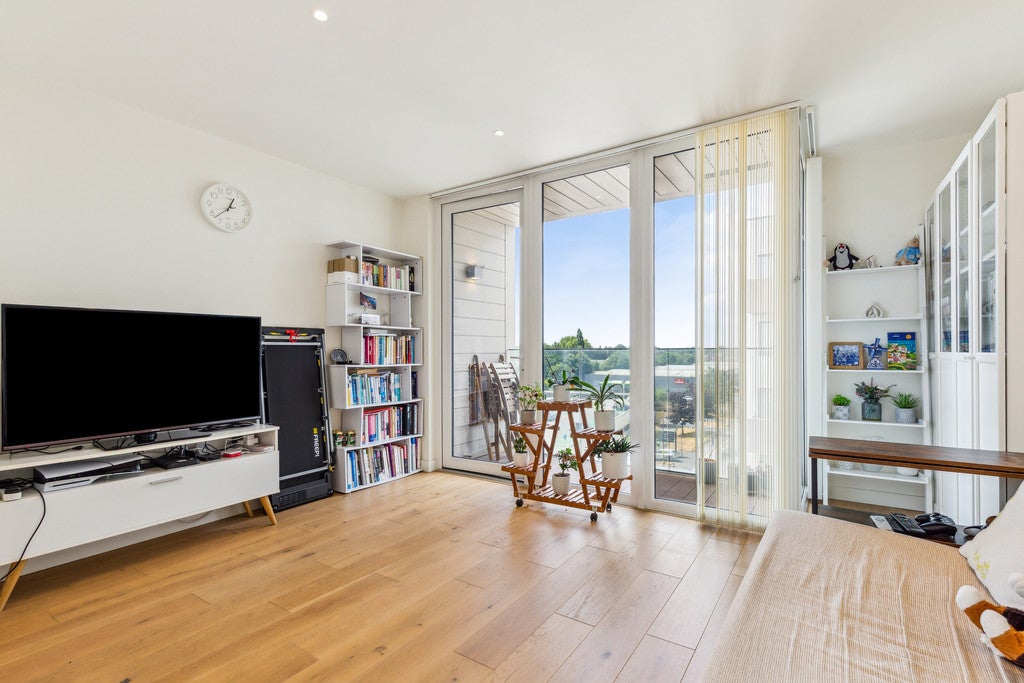 Flat Capitol Way in London