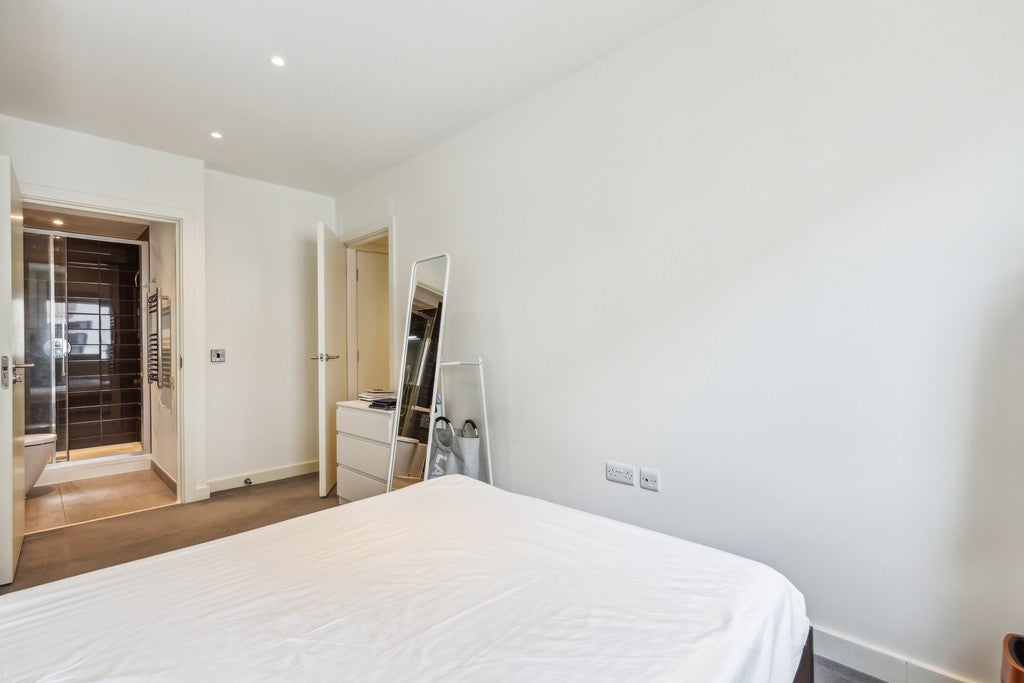 Flat Capitol Way in London