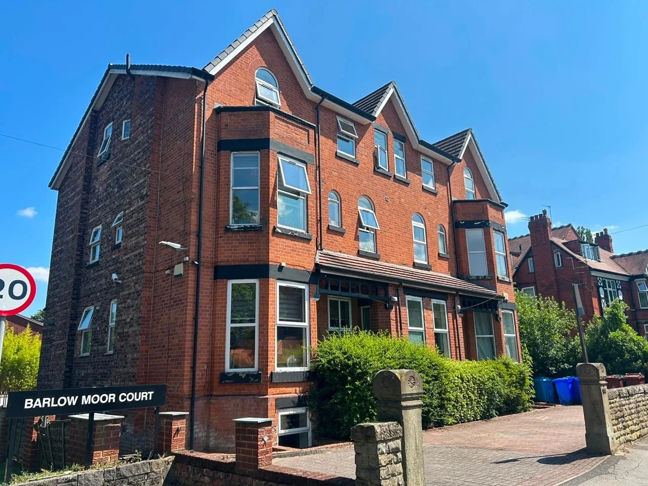 Flat Barlow Moor Court in Manchester