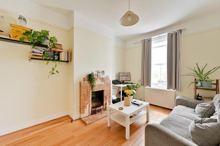 Room Trewince Road in Greater London