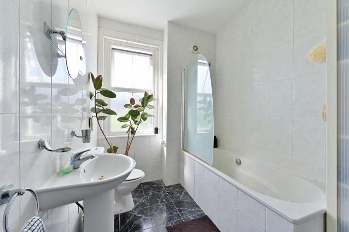 Room Trewince Road in Greater London