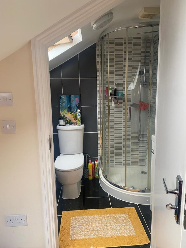 Room Millais Road in Greater London