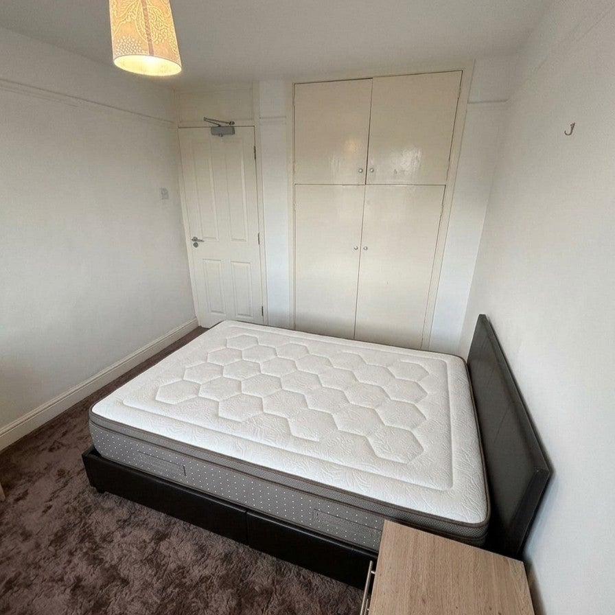 Room Poynders Hill in Dacorum