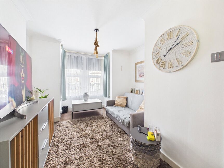 Flat Brookscroft Road in Greater London