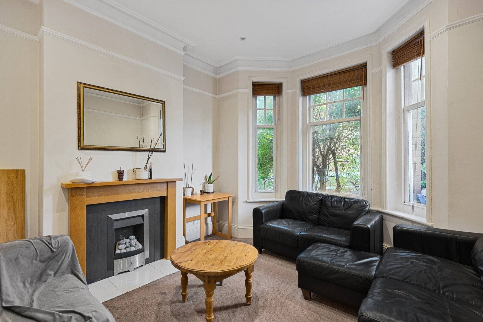 House Barcombe Avenue in Greater London