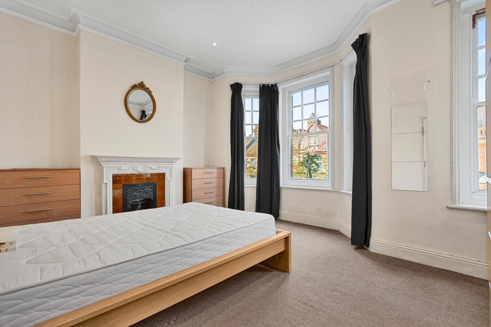 House Barcombe Avenue in Greater London