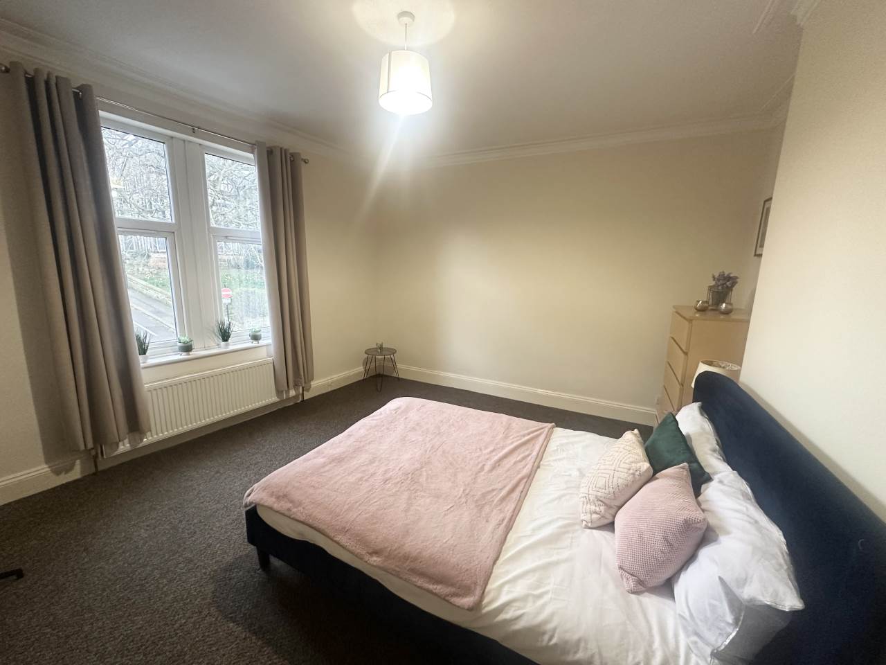 Room Morris Lane in Leeds