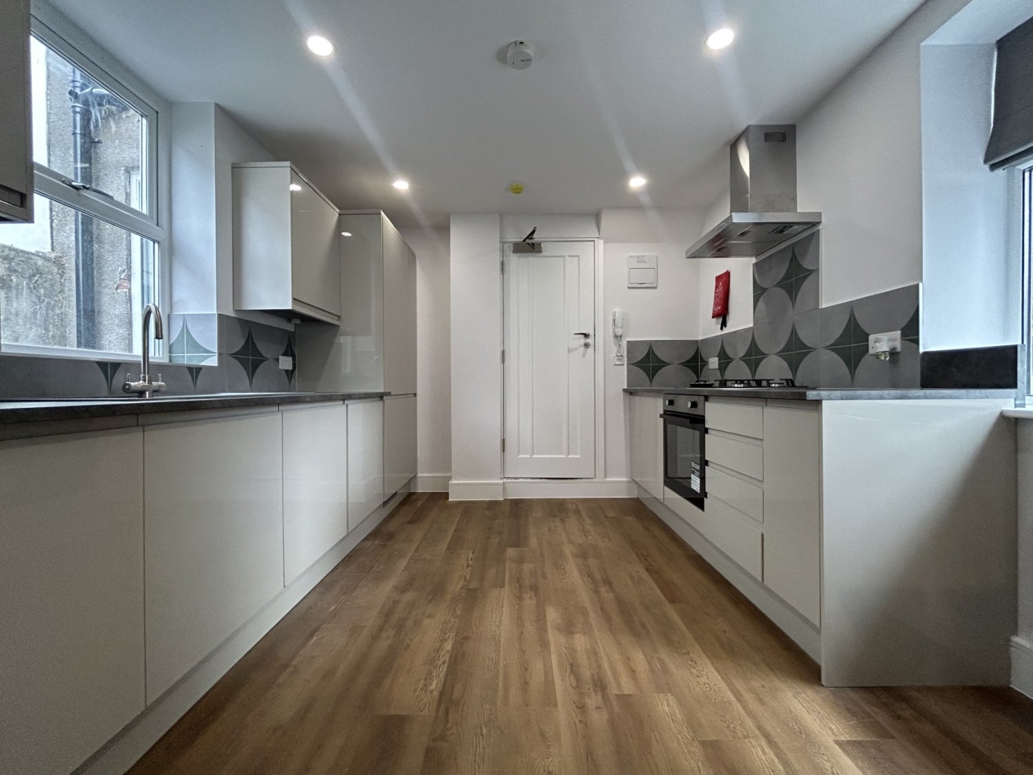 Flat Ruthin Gardens in Cardiff