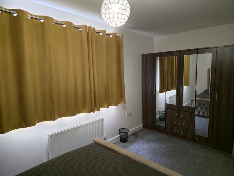 Room Braunton Avenue in Coventry