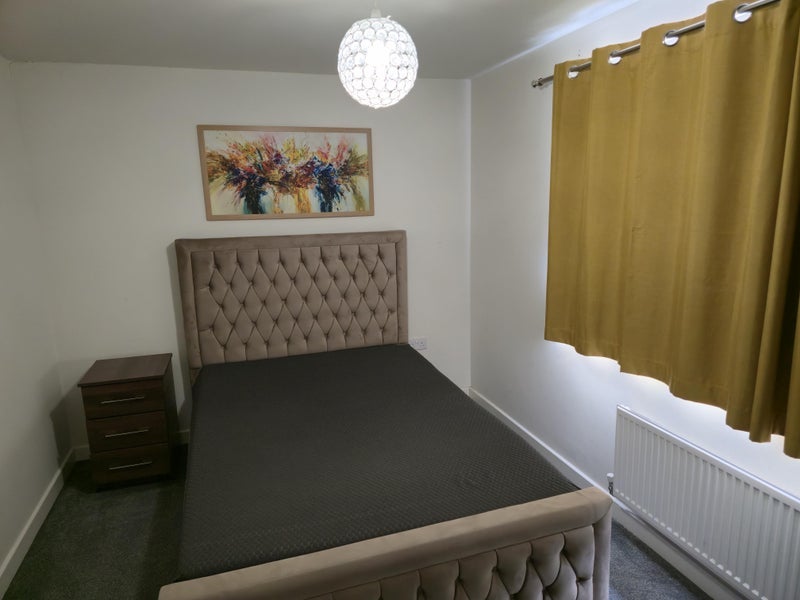 Room Braunton Avenue in Coventry