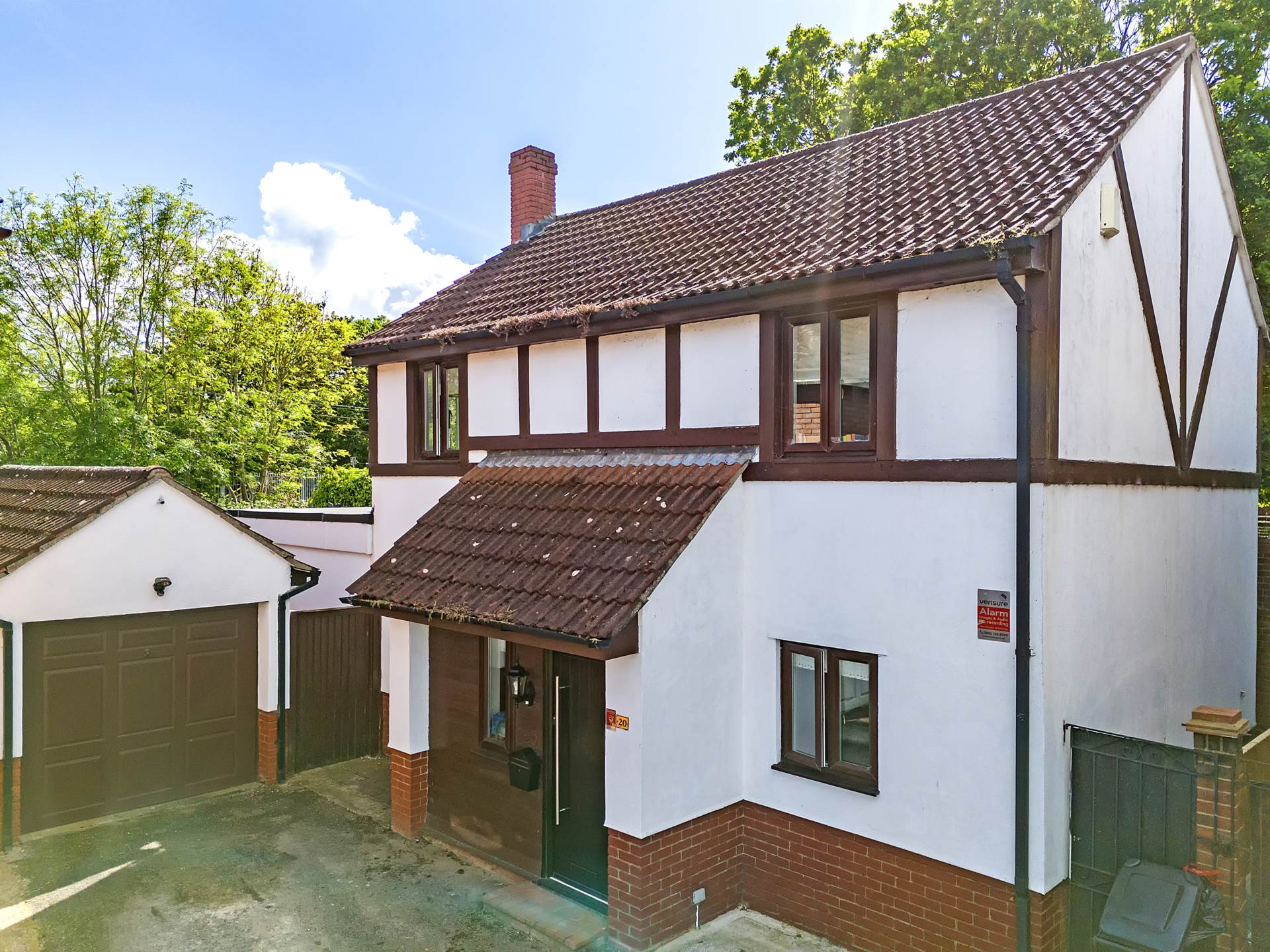 House Fyfield Close in Brentwood