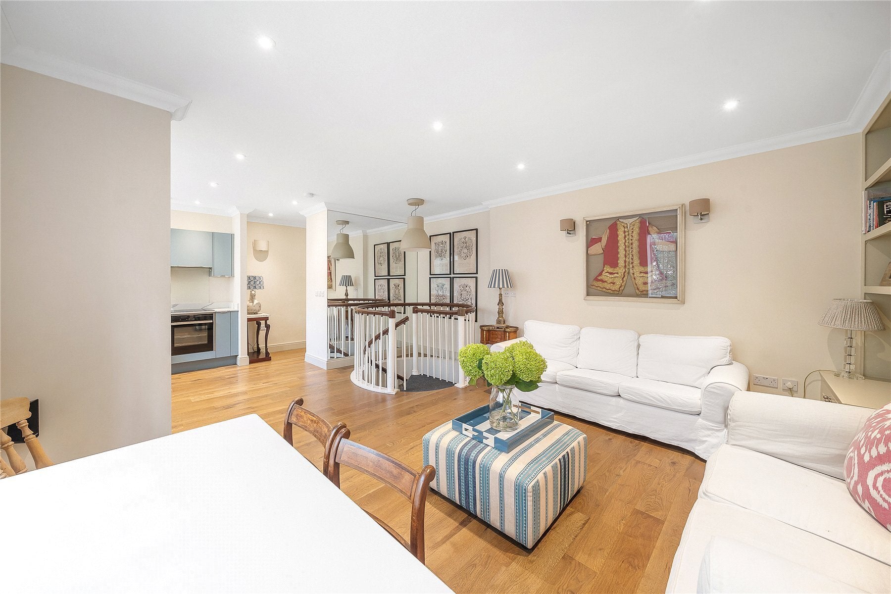 Flat Chelsea Manor Street in Greater London