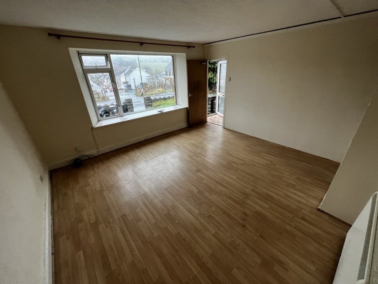 Flat Ashgrove in Pontyberem