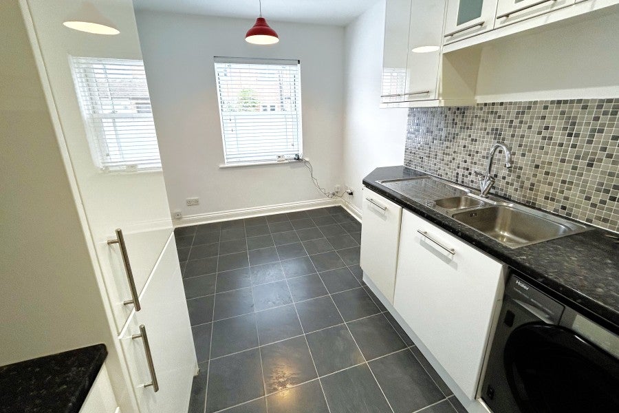 House Primrose Road in Elmbridge