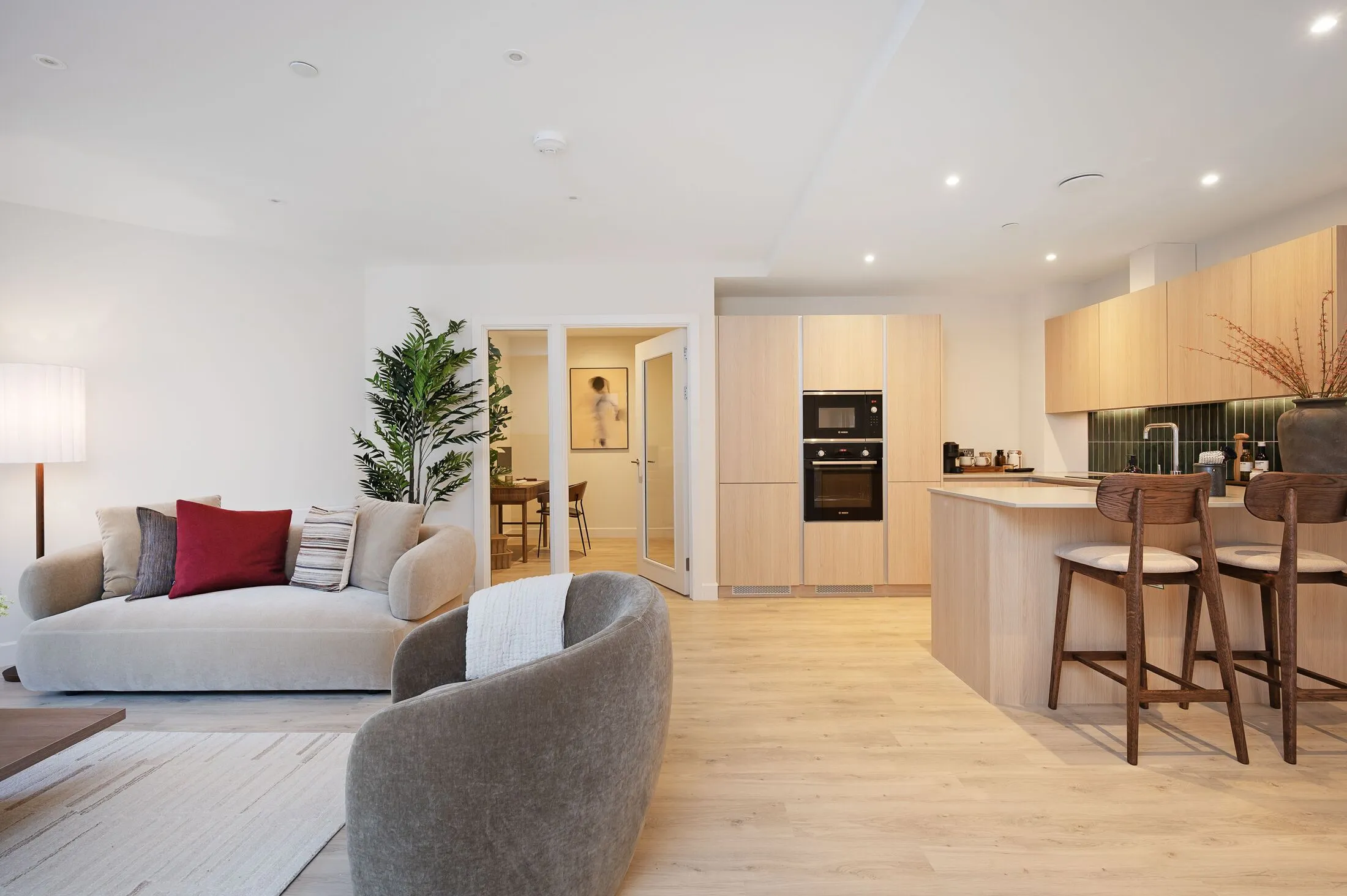 Flat Clements Road in Greater London