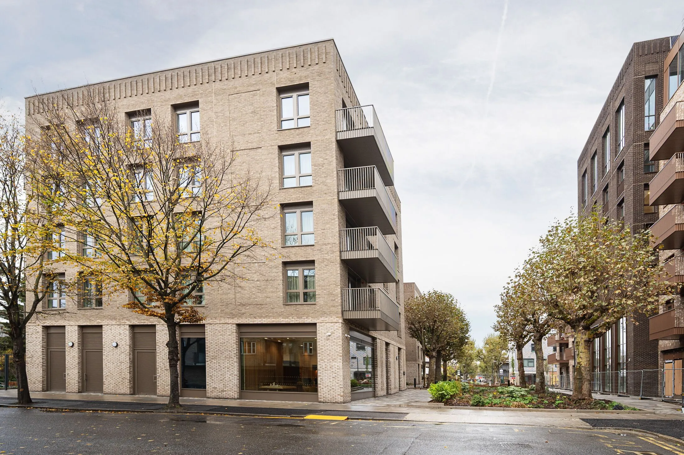 Flat Clements Road in Greater London