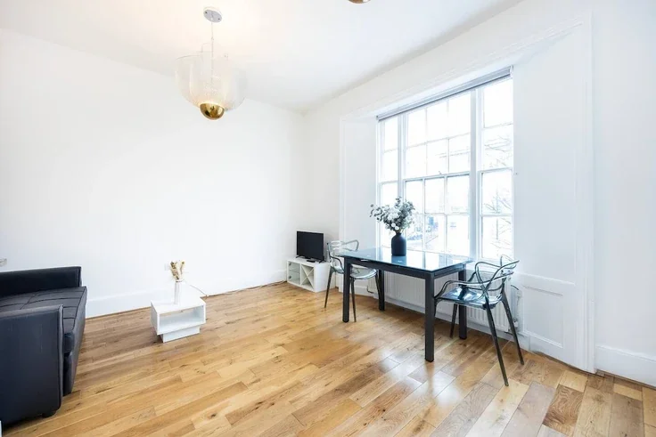 Flat Offord Road in Greater London