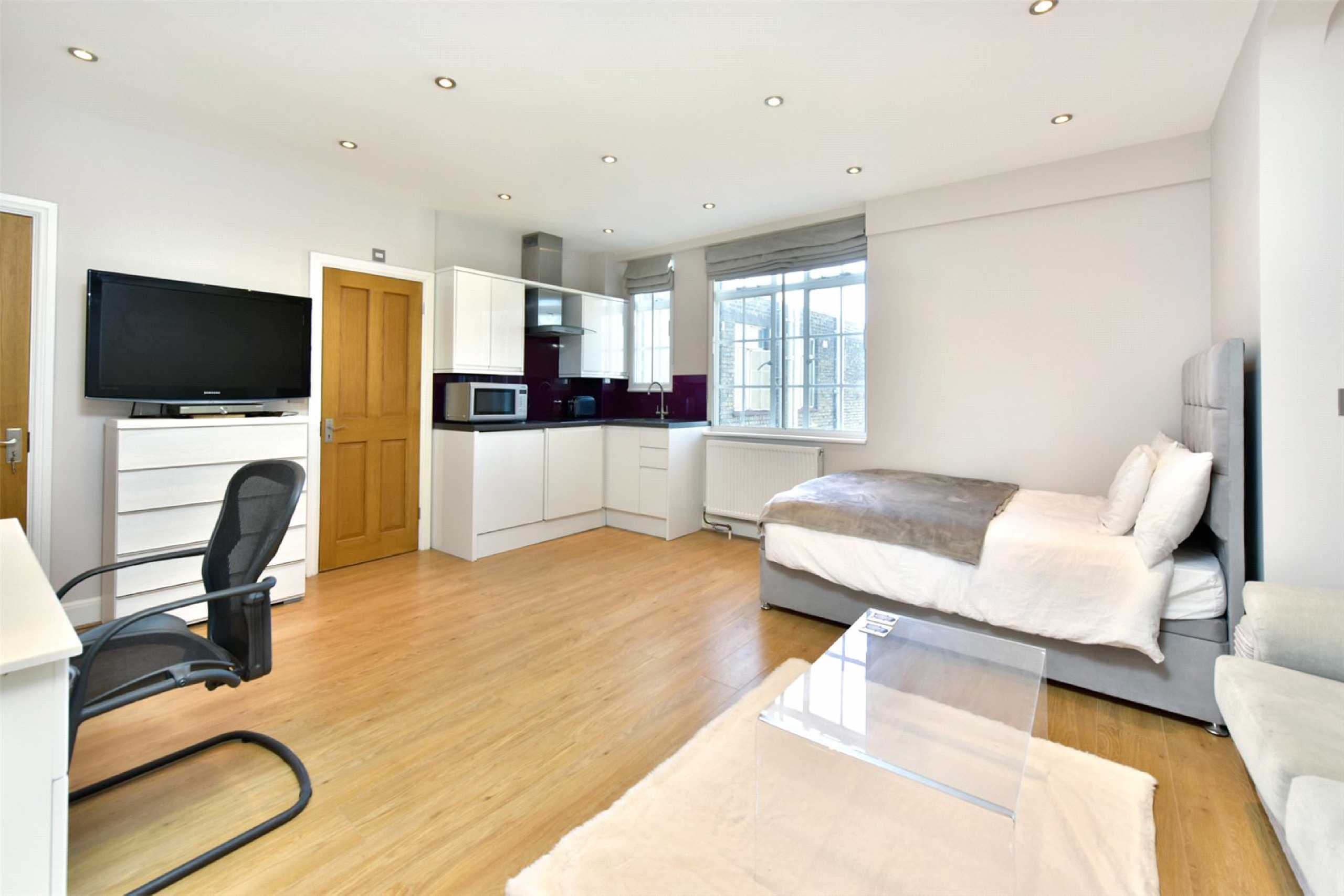 Flat Upper Woburn Place in Greater London