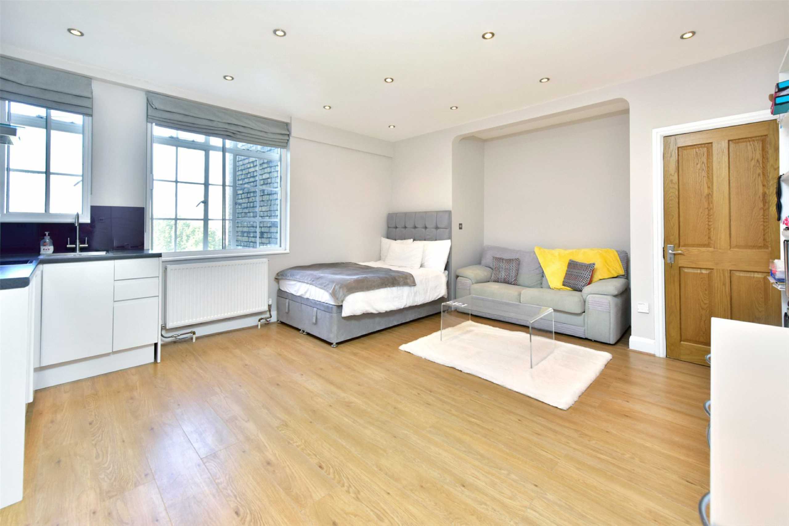Flat Upper Woburn Place in Greater London