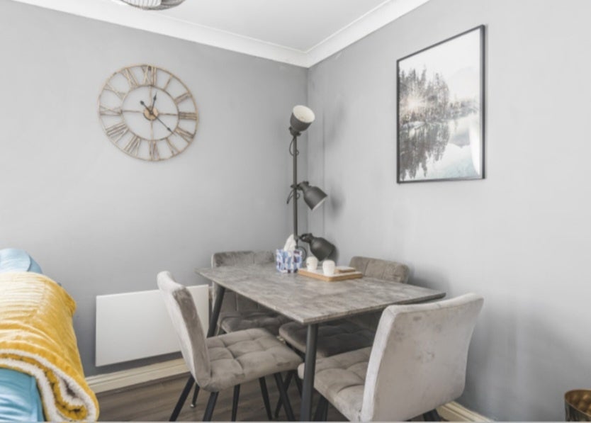 Flat Marbeck Close in Blunsdon St Andrew