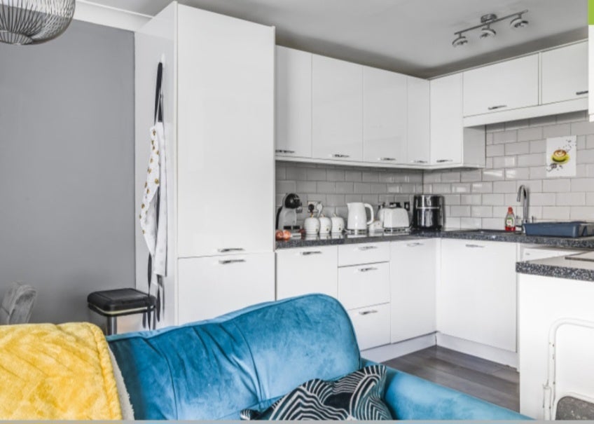 Flat Marbeck Close in Blunsdon St Andrew