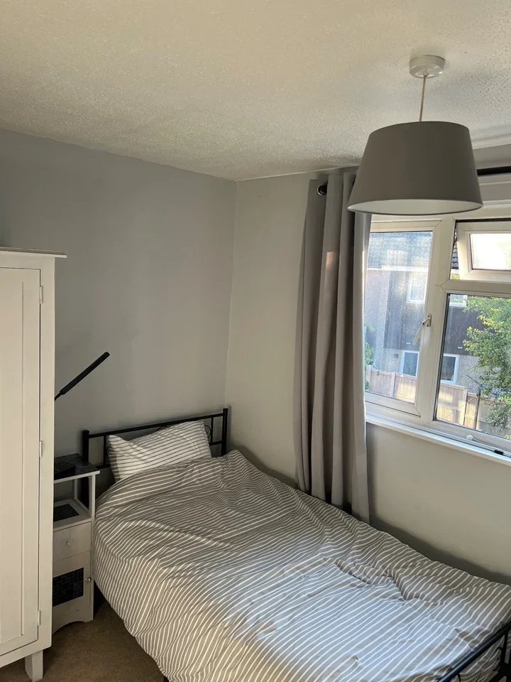 Room Alder Way in Swanley