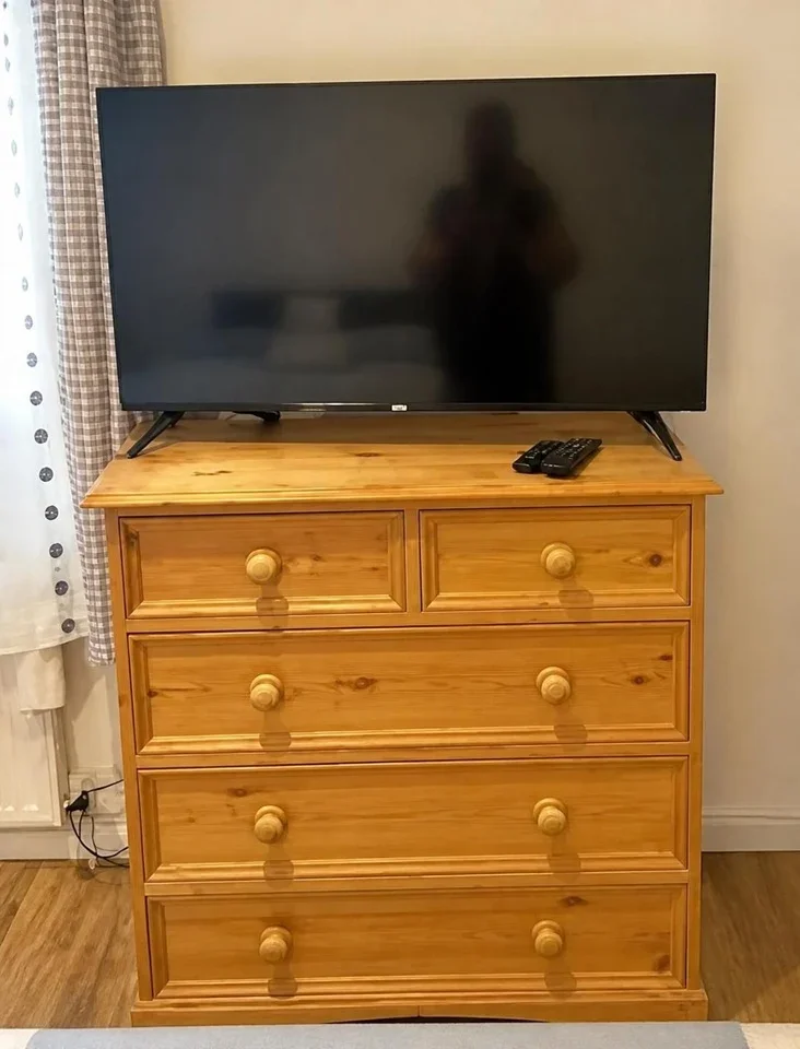 Room Lynmouth Avenue in Greater London