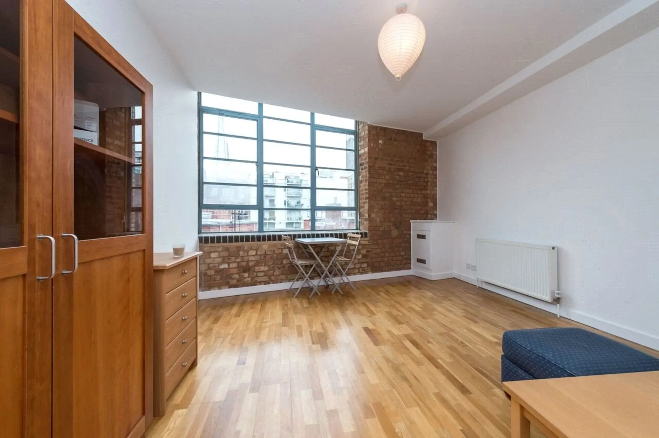 Flat Boss Street in Greater London